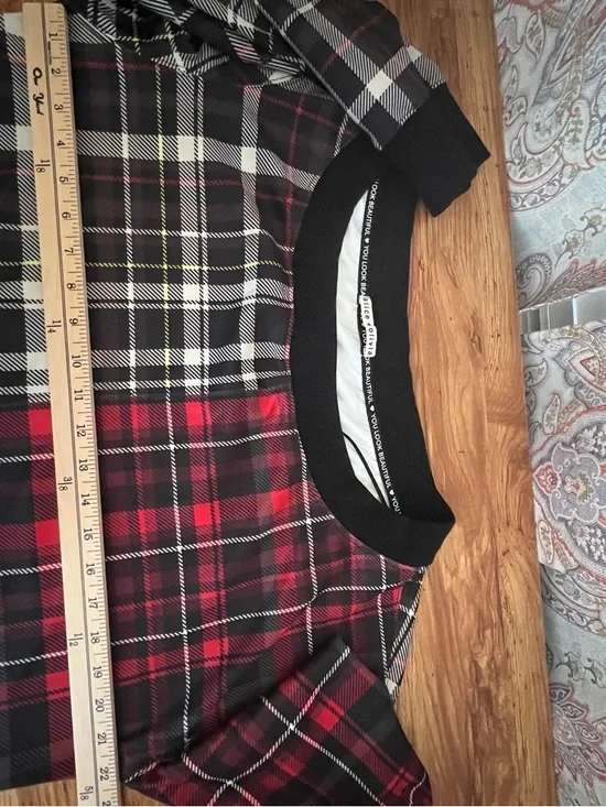 Alice + Olivia Natalie Mix Plaid Off The Shoulder Sweatshirt - Picture 9 of 12